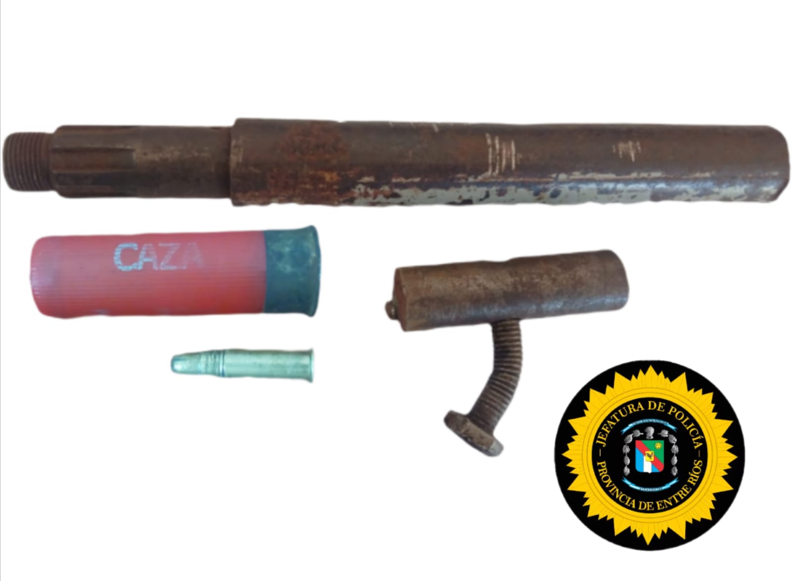 Secuestran un arma tumbera y cartuchos tras un allanamiento